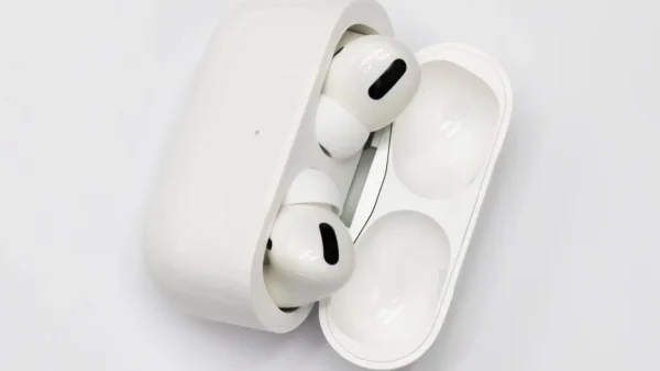 an_airpods_pro2_case