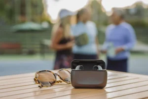 beltone_achieve_woman_paddle_minirie