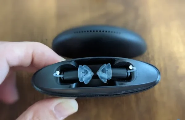 eargo_7_in_charging_case