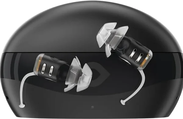 eargo_7_with_charging_case_behind